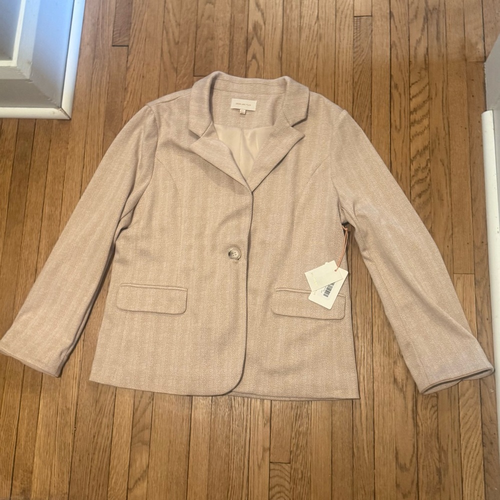 Skies Are Blue women's light taupe single-button blazer